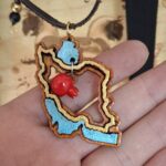 گردنبند نقشه ایران چوبی